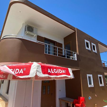 Melita Apartments 卡萨米尔 外观 照片