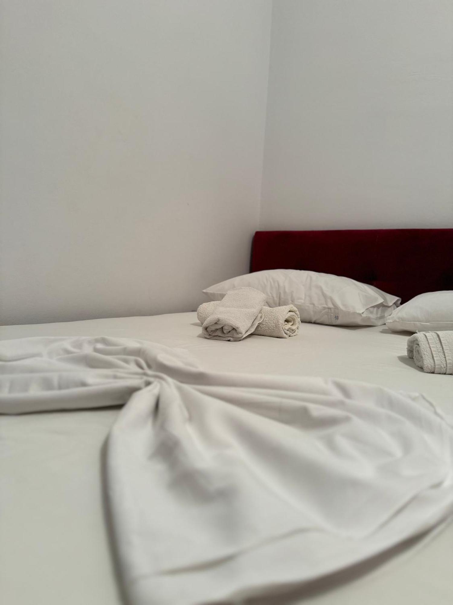 Melita Apartments 卡萨米尔 外观 照片